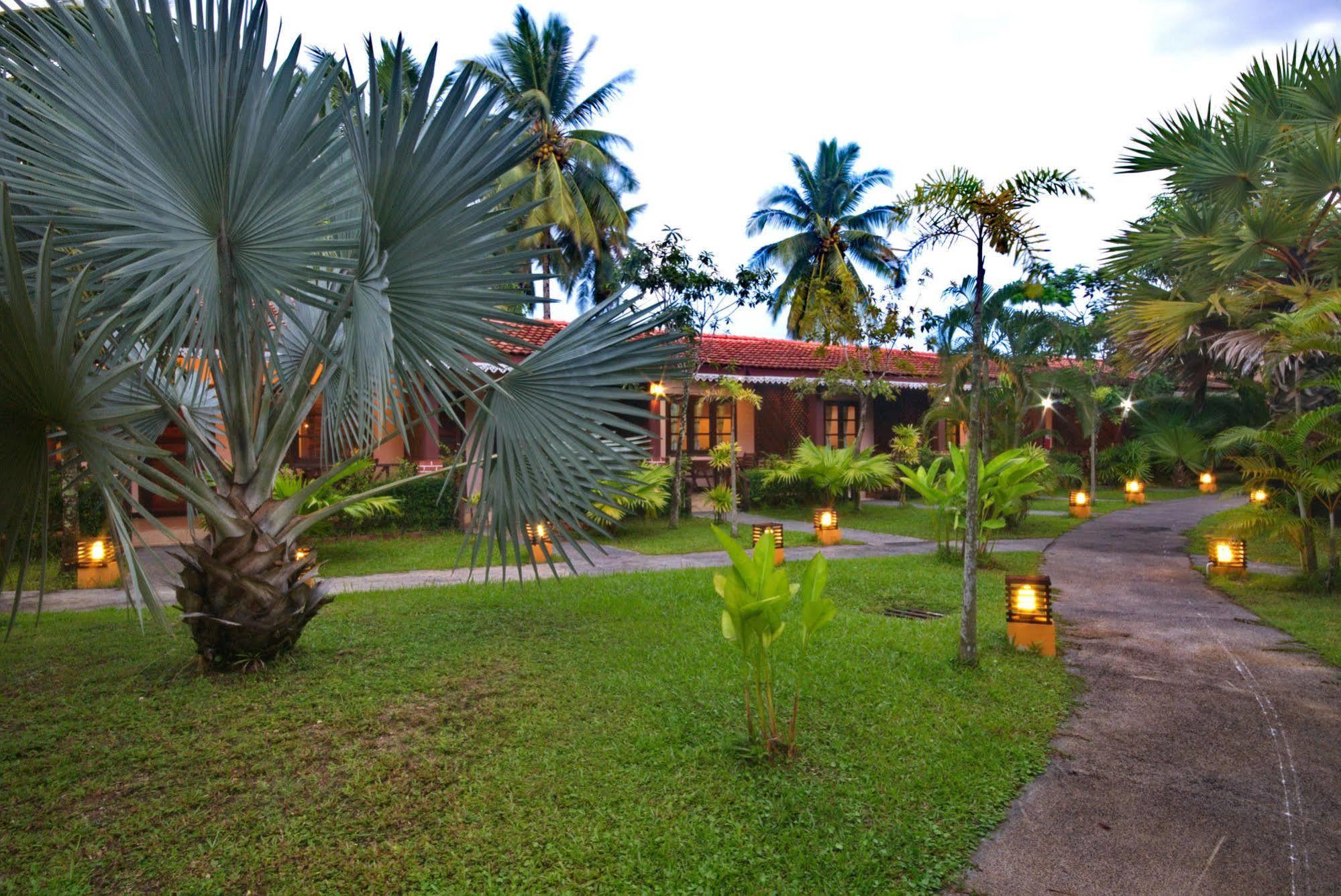 Sangsawan Palace Khaolak Resort Khao Lak Exterior photo